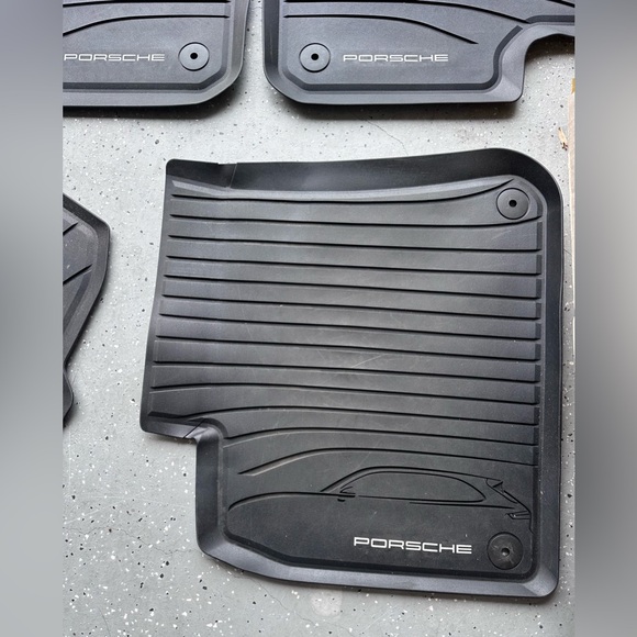 Porsche All-Weather Floor Mats for Cayenne - Picture 3 of 8